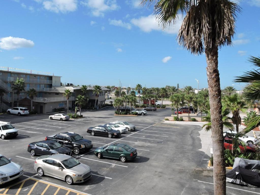 Apartmán Ocean Breeze - Direct Ocean Front-Pool Is Open Daytona Beach Exteriér fotografie